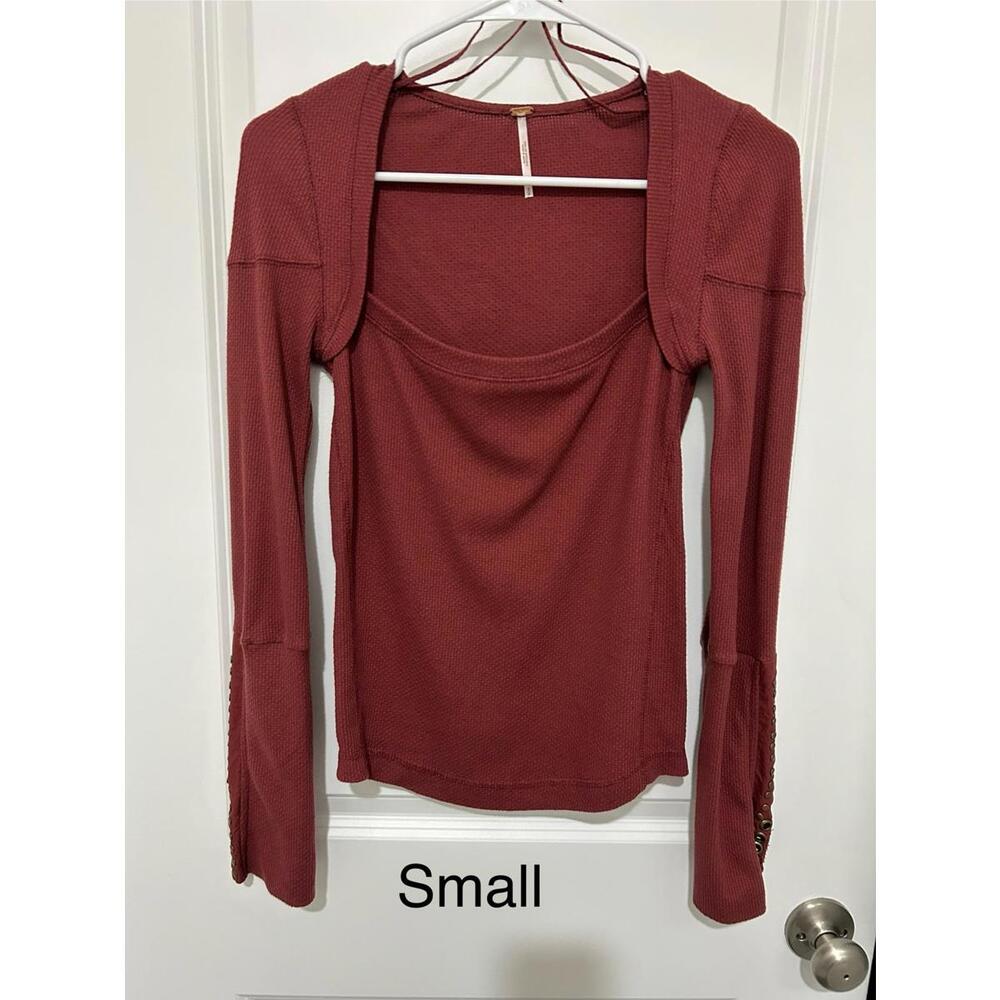 Free People Women's Long Sleeve Ribbed Top with Eyelet‎ Detail, Size Small